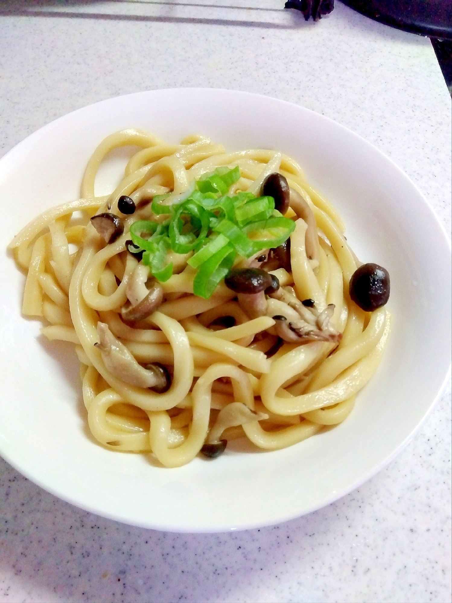 しめじ焼きうどん