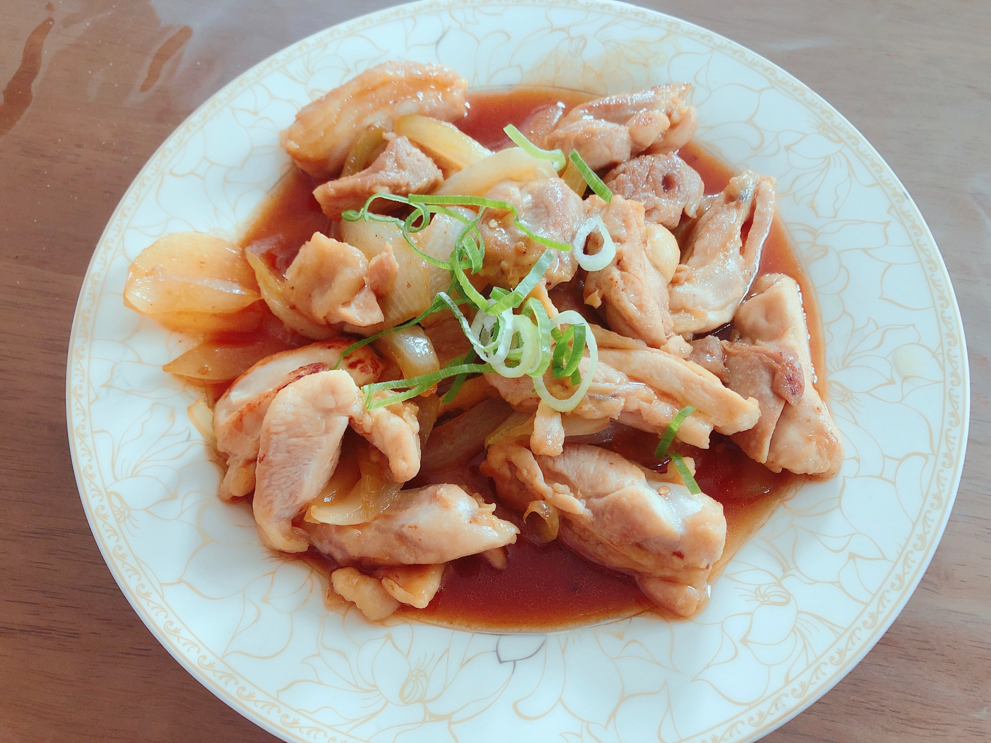 鶏モモ肉と玉ねぎの焼肉のたれ炒め