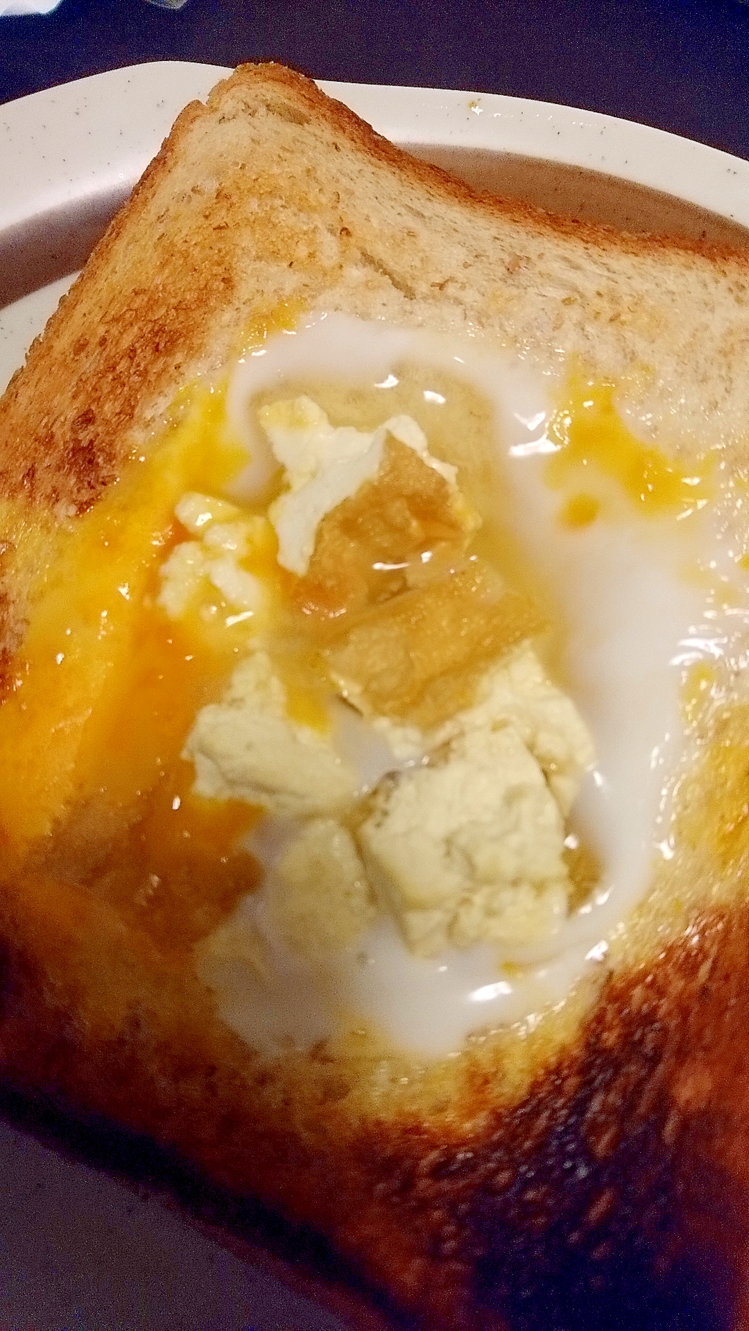 【パン料理】厚揚げと卵の半熟トースト
