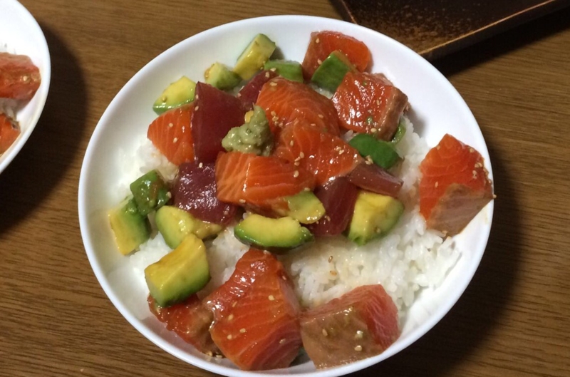 サーモンとアボカドの簡単丼