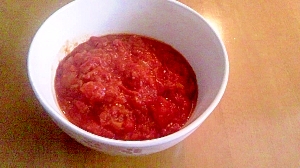 いつでも食べたいときに使える　万能トマトソース