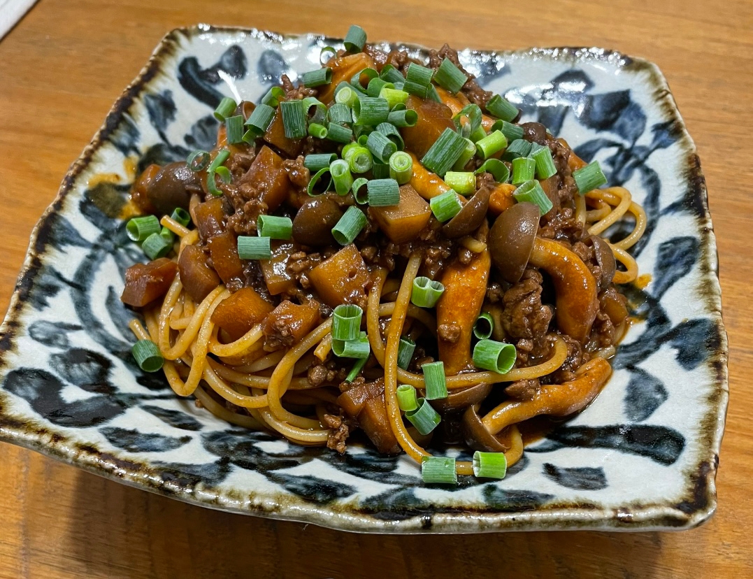 赤味噌と合挽き肉の和風ボロネーゼ