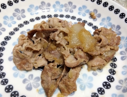 玉ねぎをすりおろすのは新鮮でしたが、そのぶん肉を食べている感があって満足感がありました。擦りきれずに余った玉ねぎも一緒に炒めていただきました。