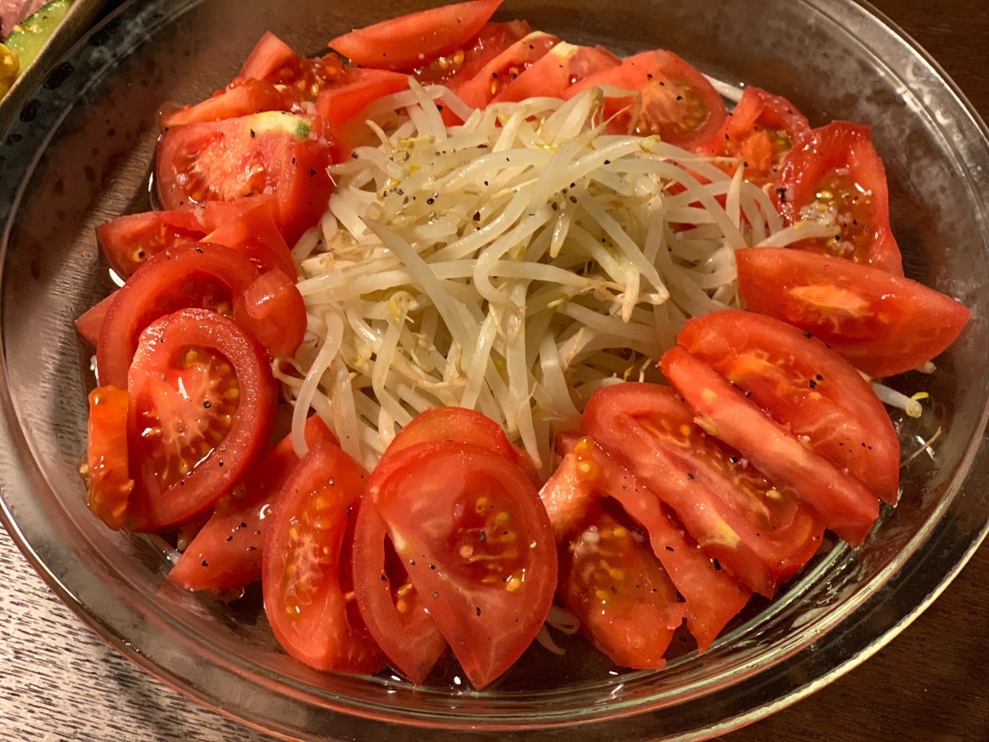 トマトともやしの中華風サラダ