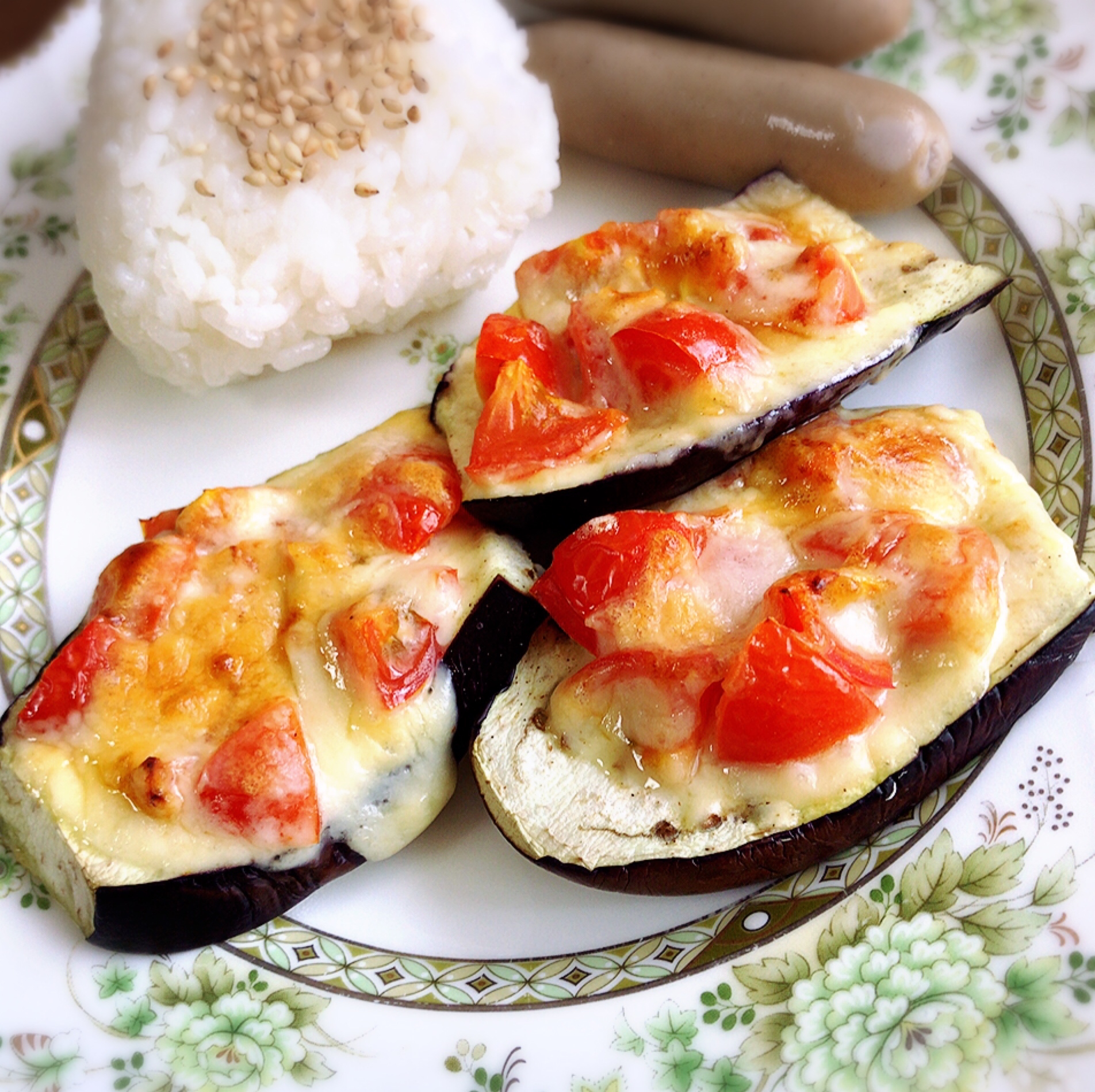 朝食やあと1品に☆ナスとトマトのチーズ焼き