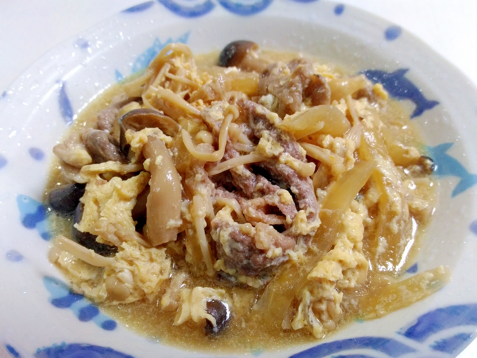 めんつゆで簡単 牛肉ときのこの卵とじ レシピ 作り方 By うーころちゃん 楽天レシピ