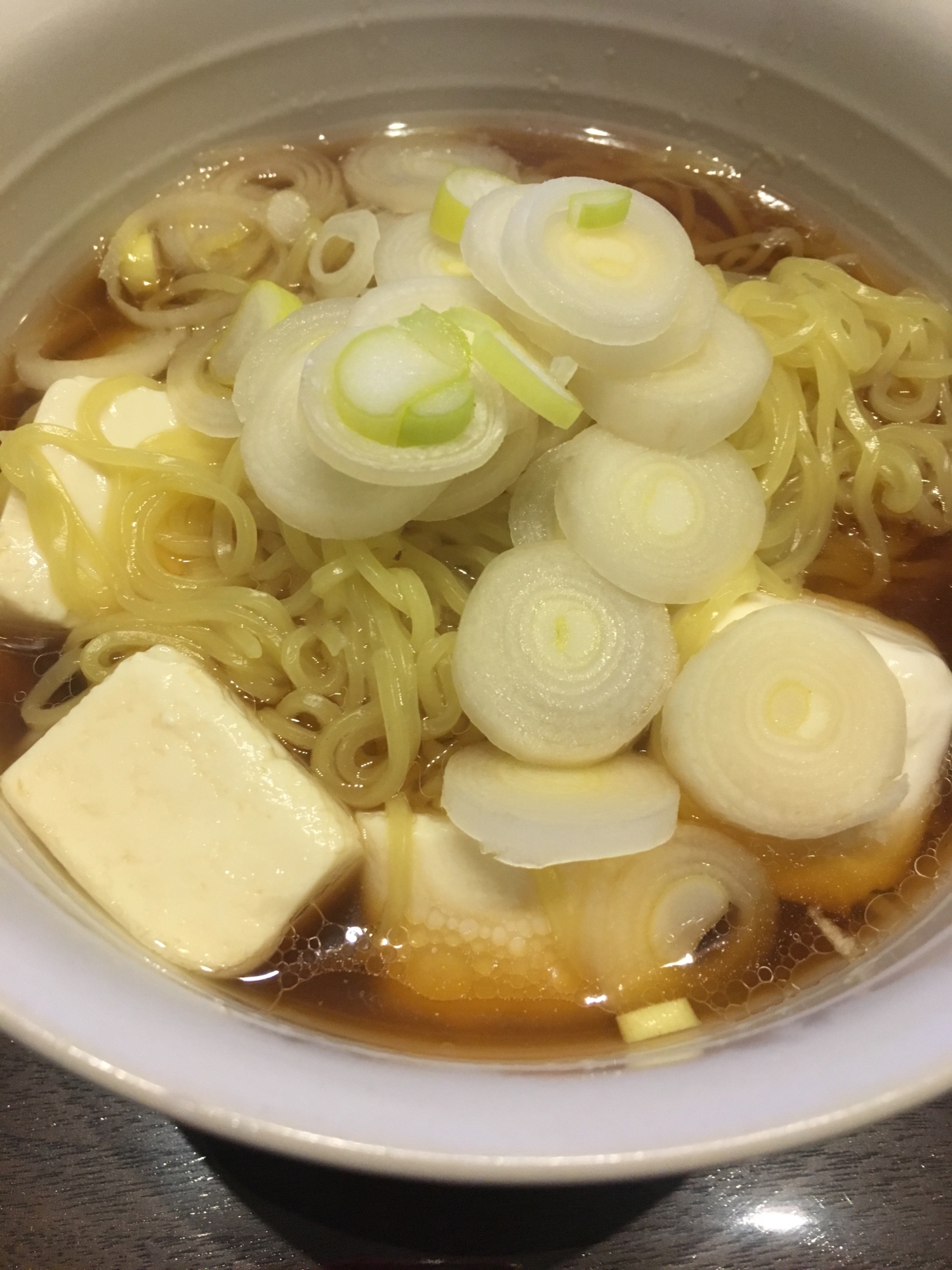 豆腐とネギの醤油ラーメン