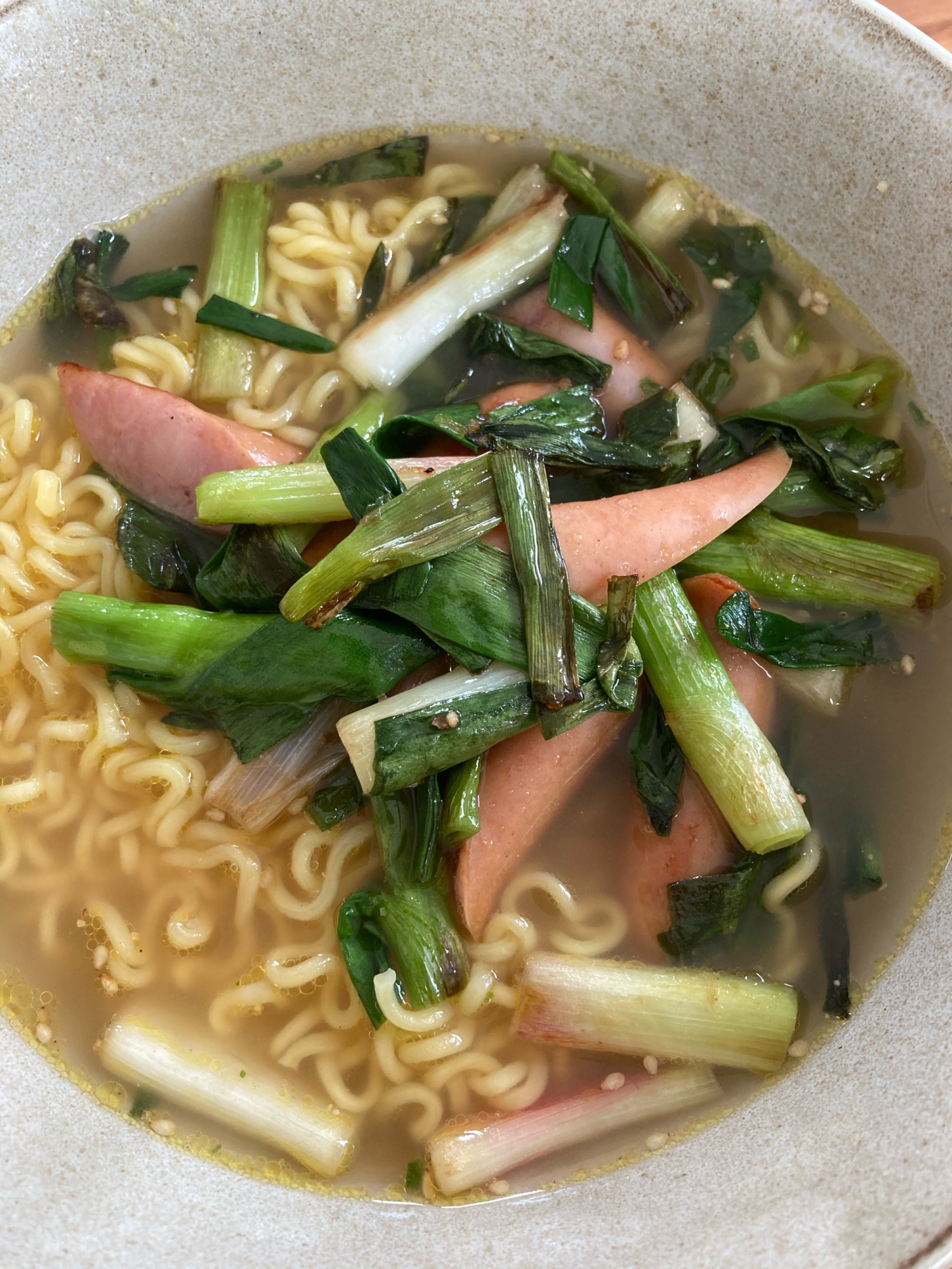 千本ネギとウインナーのラーメン