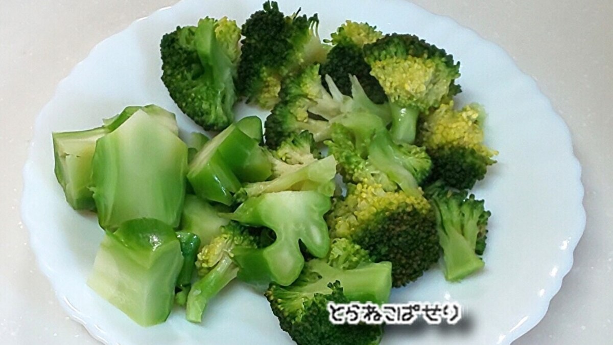 ブロッコリーの切り分け方 レシピ 作り方 By とらねこのぱせり 楽天レシピ ブロッコリーの切り分け方 レシピ 作り方 By とらねこのぱせり 楽天レシピ