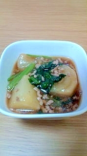 ほっこり☆小カブと豚ひき肉の煮物~小松菜入り~