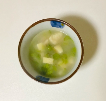 油揚げと小松菜の米麹味噌汁