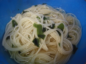 まぜこみわかめでワカメそうめん