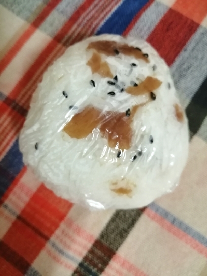 梅干し黒ごま♪ご飯orおにぎり•.¸¸¸.☆