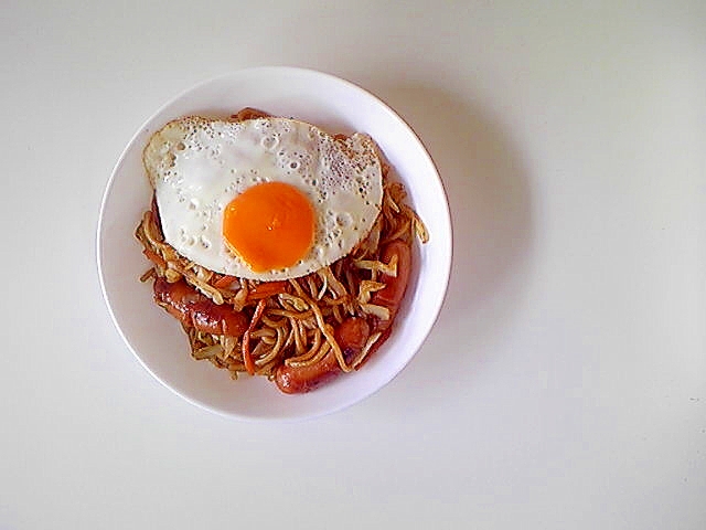 ソース焼きそば(目玉焼き)