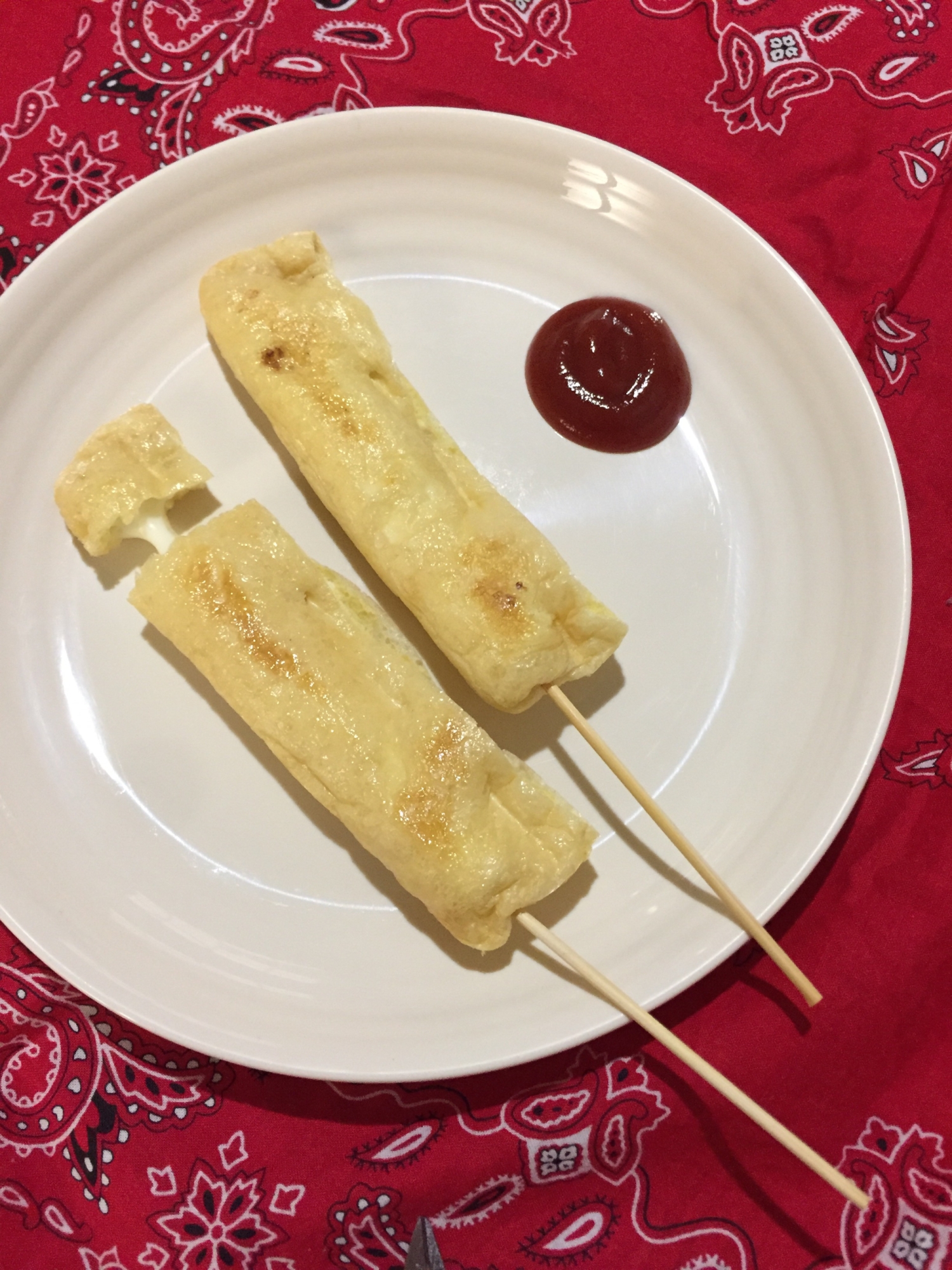 さけるチーズと油揚げで低糖質チーズハットク☆