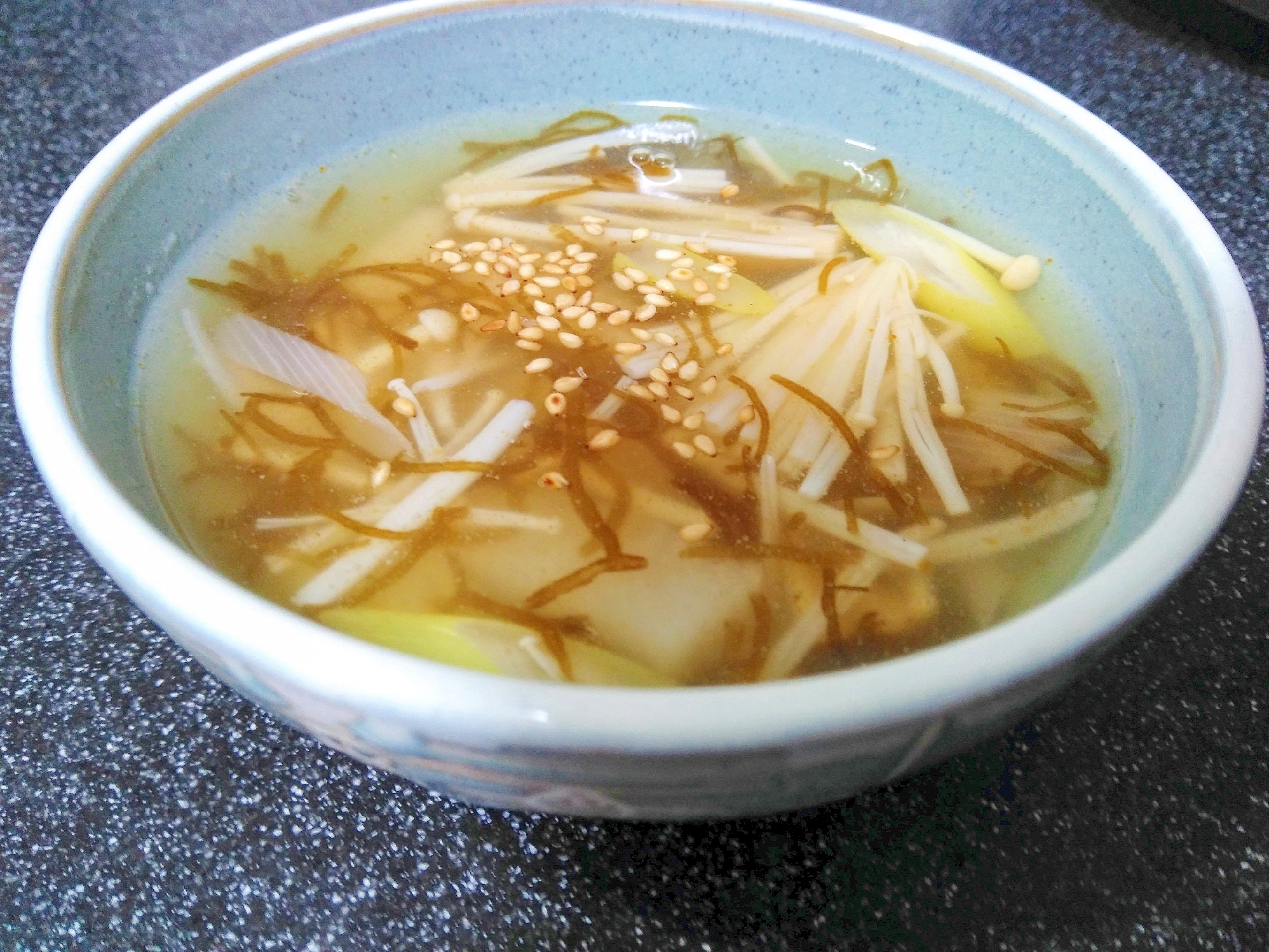 もずくと長芋の酸辣湯スープ