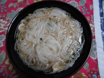 素麺は、夏だけと思ってましたが、にゅう麺も、美味しく頂きました。
ご馳走さまでした。