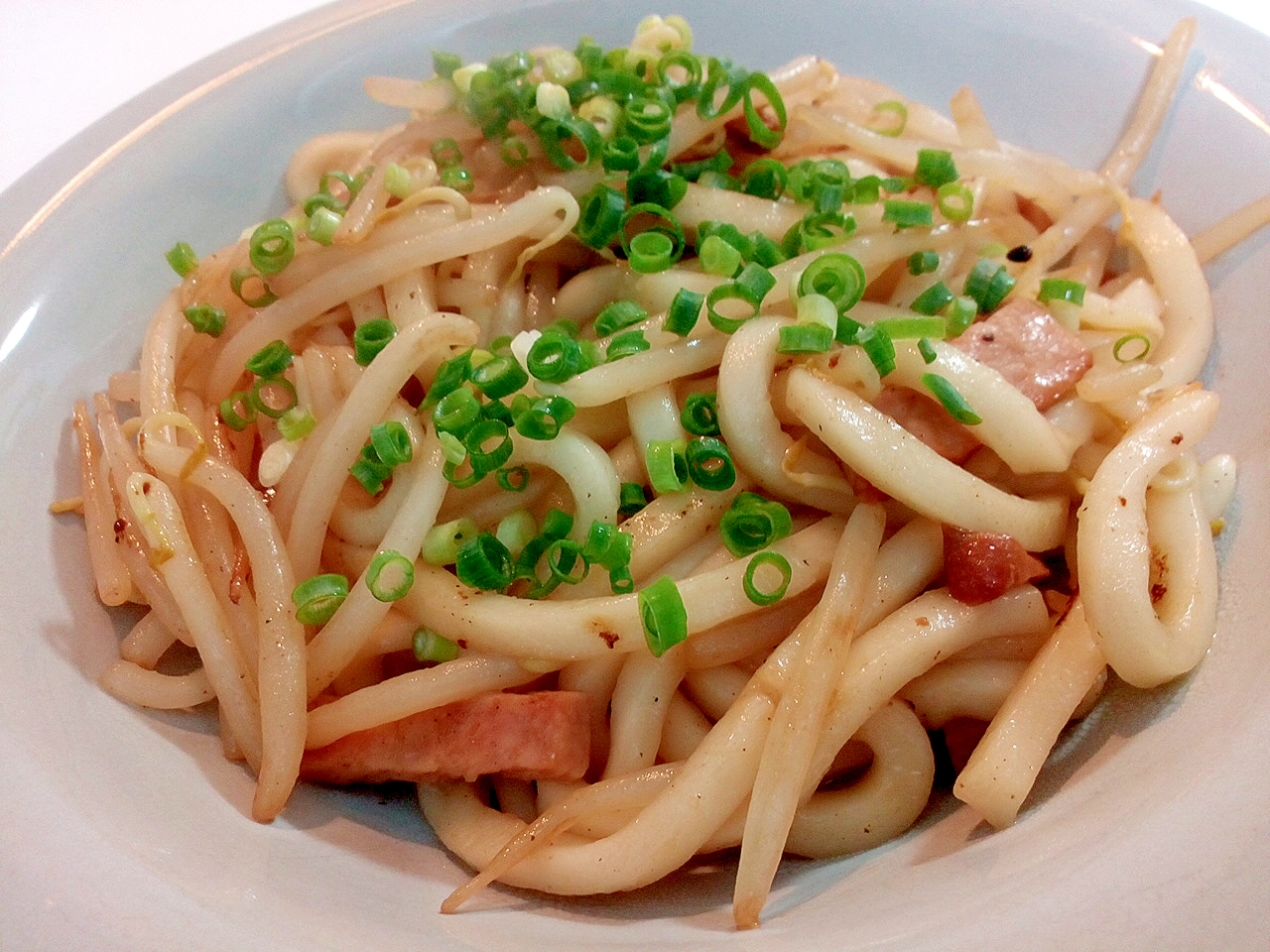 焼豚ともやしの焼きうどん