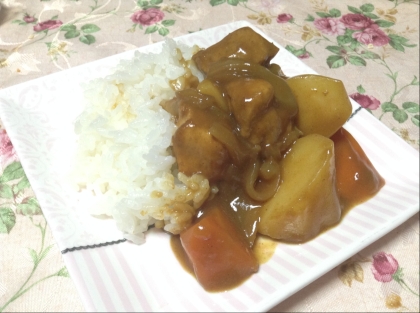 今夜は久しぶりにカレーを作りました♡お家にあるもので簡単節約できました(๑˃̵ᴗ˂̵)