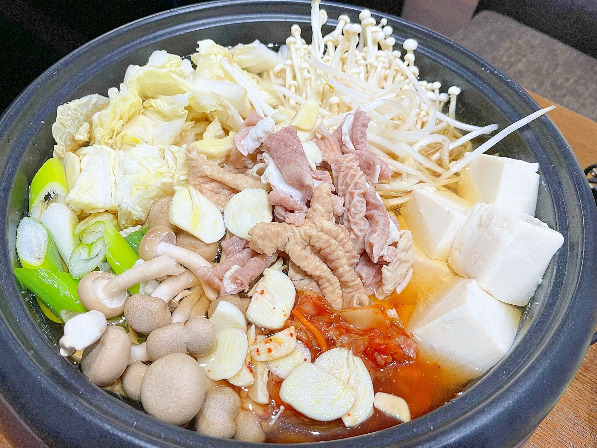 鍋に入ったキムチもつ鍋