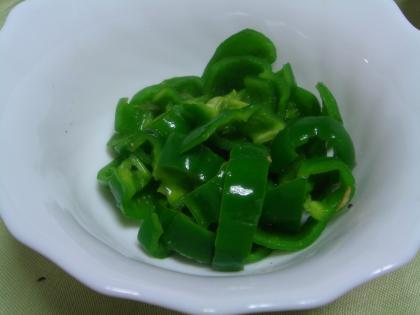 今日のお弁当の緑はこれだけです(^-^ა)今日もピーマン一個とこのレシピに助けられ、無事お弁当の体裁を保てました（笑）