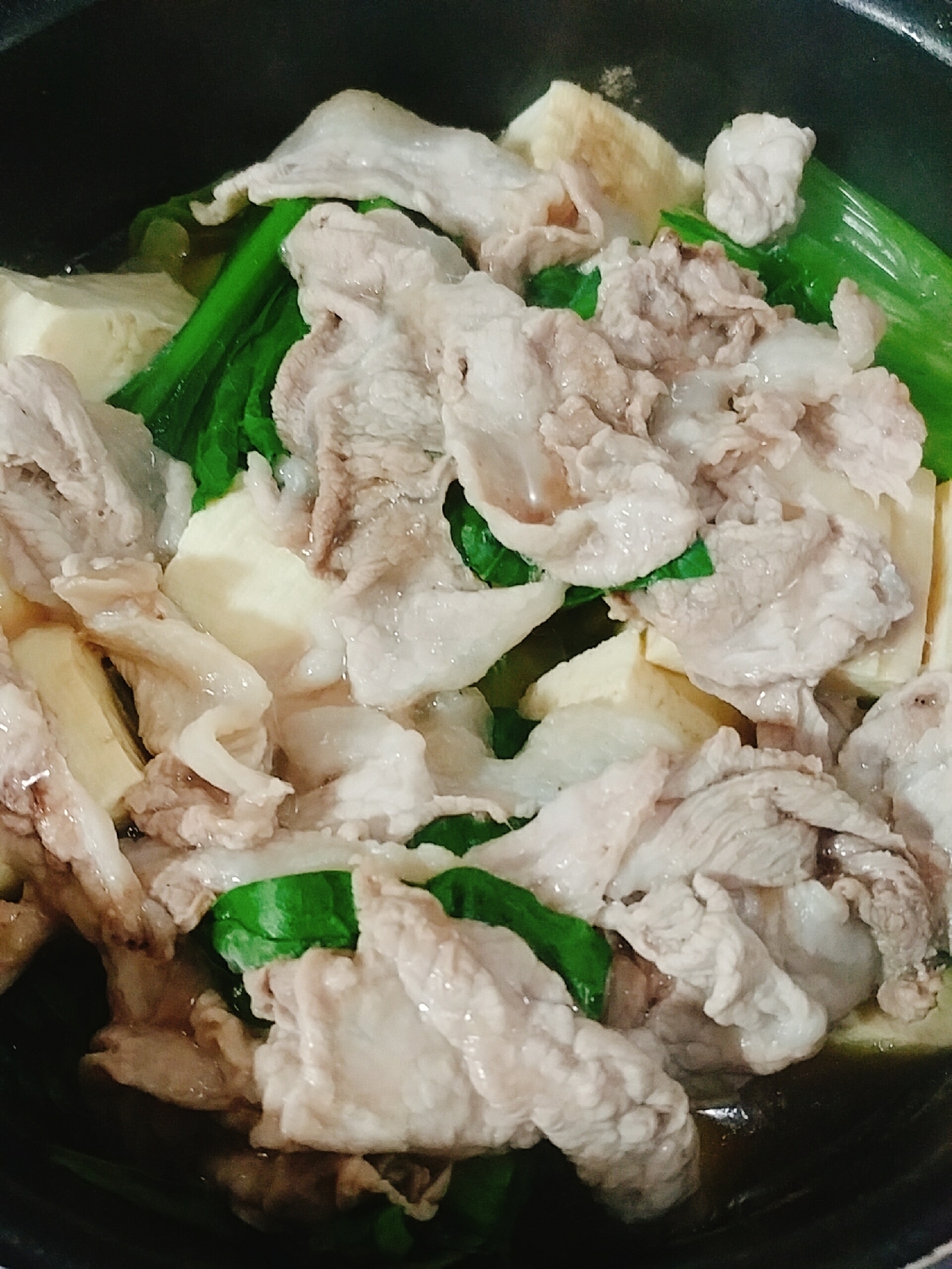 キャベツ　小松菜　豆腐　豚肉の蒸し鍋