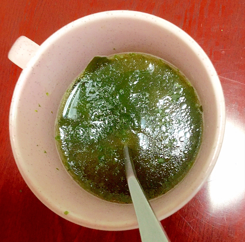 混ぜるだけ♪青のり香る★わかめスープ