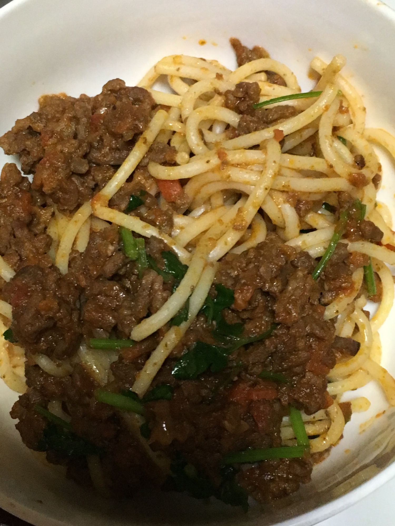 イタリアンパセリとミートソースのスパゲッティ