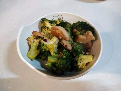 エリンギとブロッコリーのにんにく醤油炒め