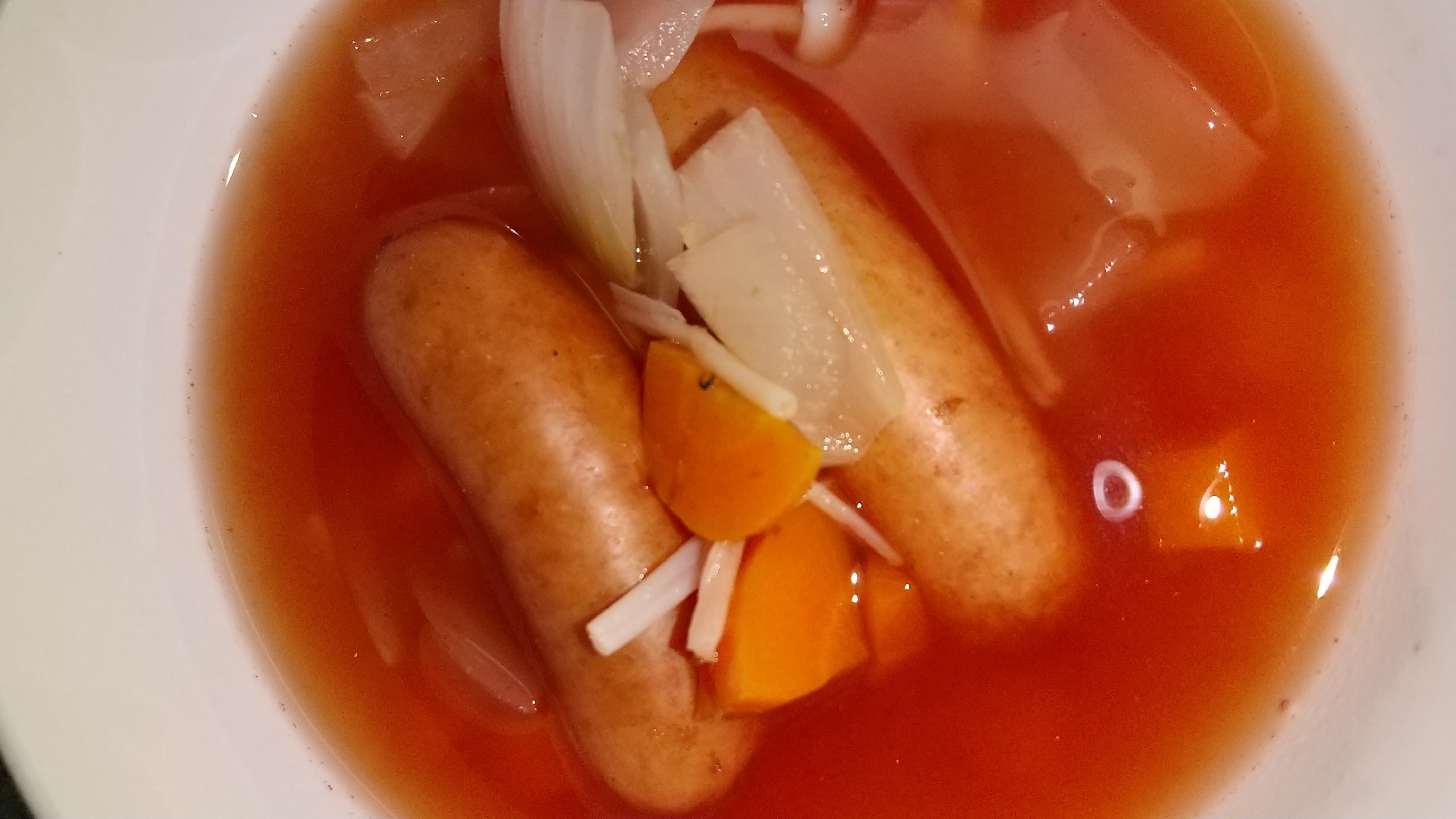 ウインナーとエノキタケのスープ