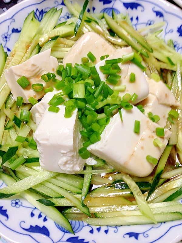 豆腐ときゅうりのシンプルサラダ☆