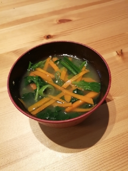 毎日のお味噌汁104杯目＊ホウレン草と葱、ニンジン