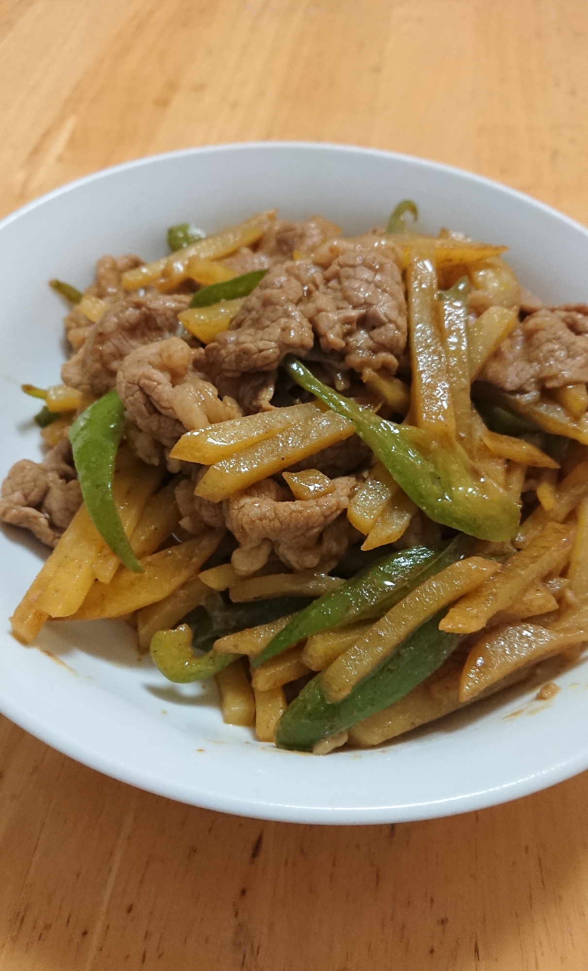 お子様にも☆じゃがいもと牛肉のスパイシーカレー炒め