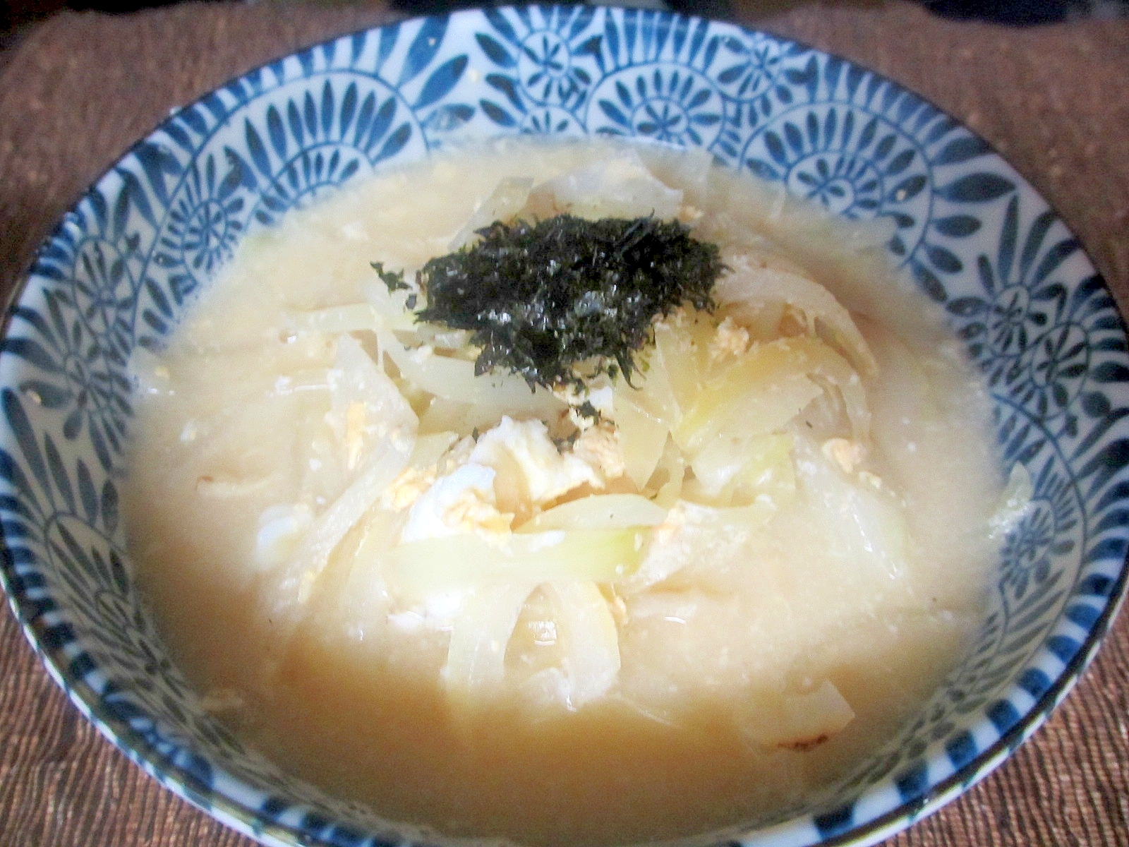 玉ねぎと卵の塩ラーメン