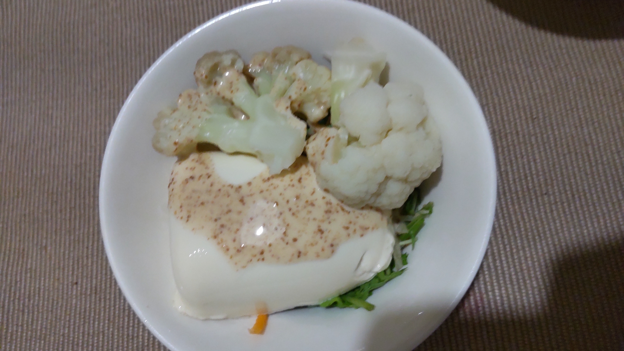 カリフラワー豆腐サラダ