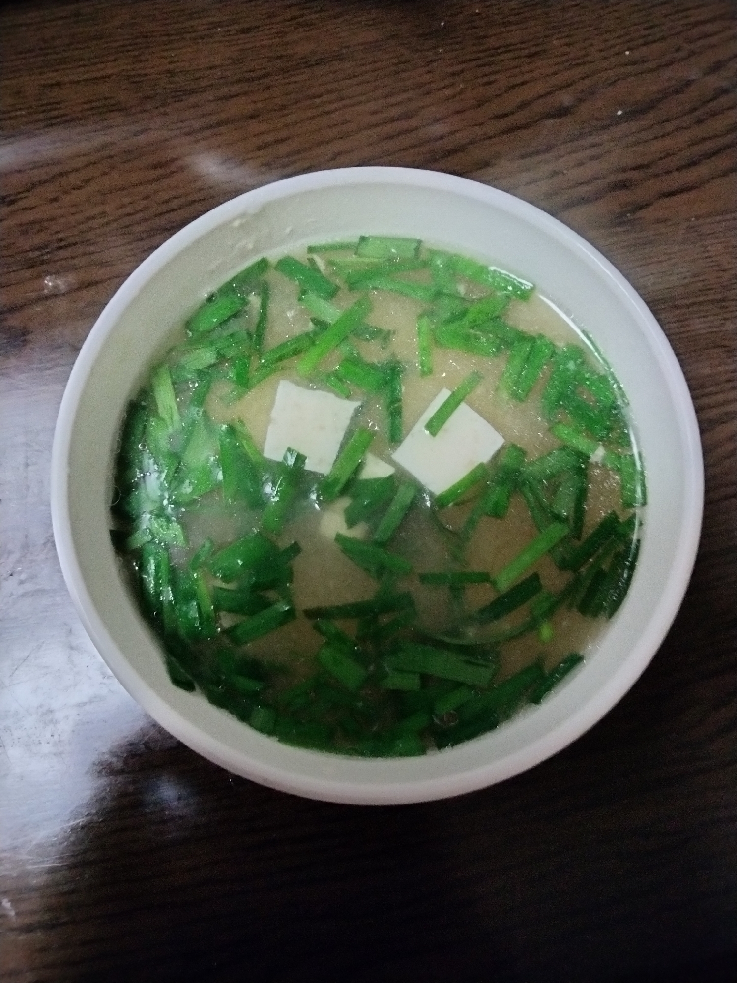 細ニラと豆腐の味噌汁