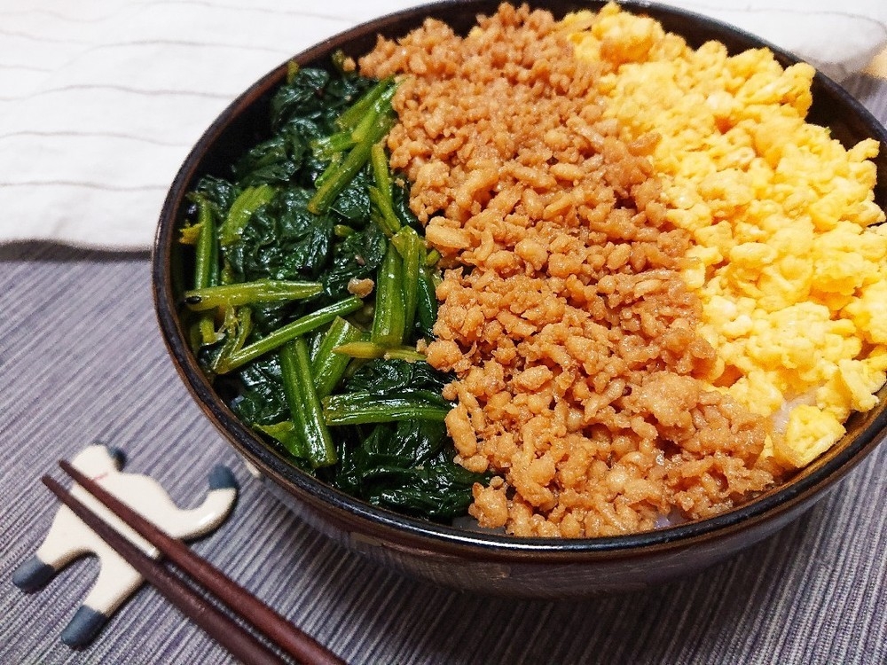 弁当にも 簡単節約 定番三色そぼろ丼 レシピ 作り方 By 料理家ガンガン 楽天レシピ 弁当にも 簡単節約 定番三色そぼろ丼 レシピ 作り方 By 料理家ガンガン 楽天レシピ