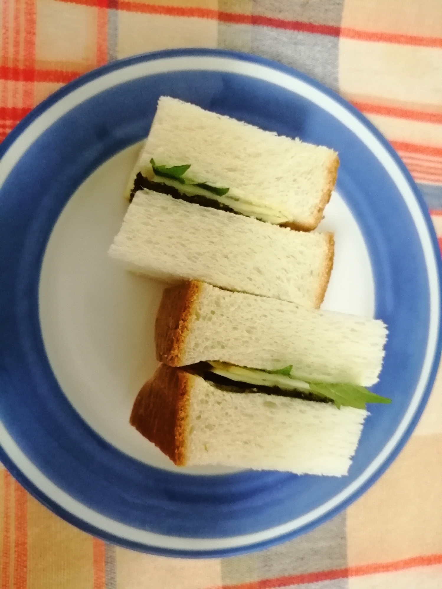 海苔とチーズと大葉のサンドイッチ