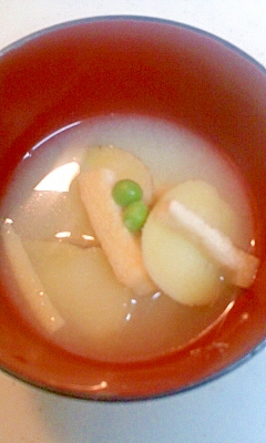 えんどう豆とじゃがいもの味噌汁
