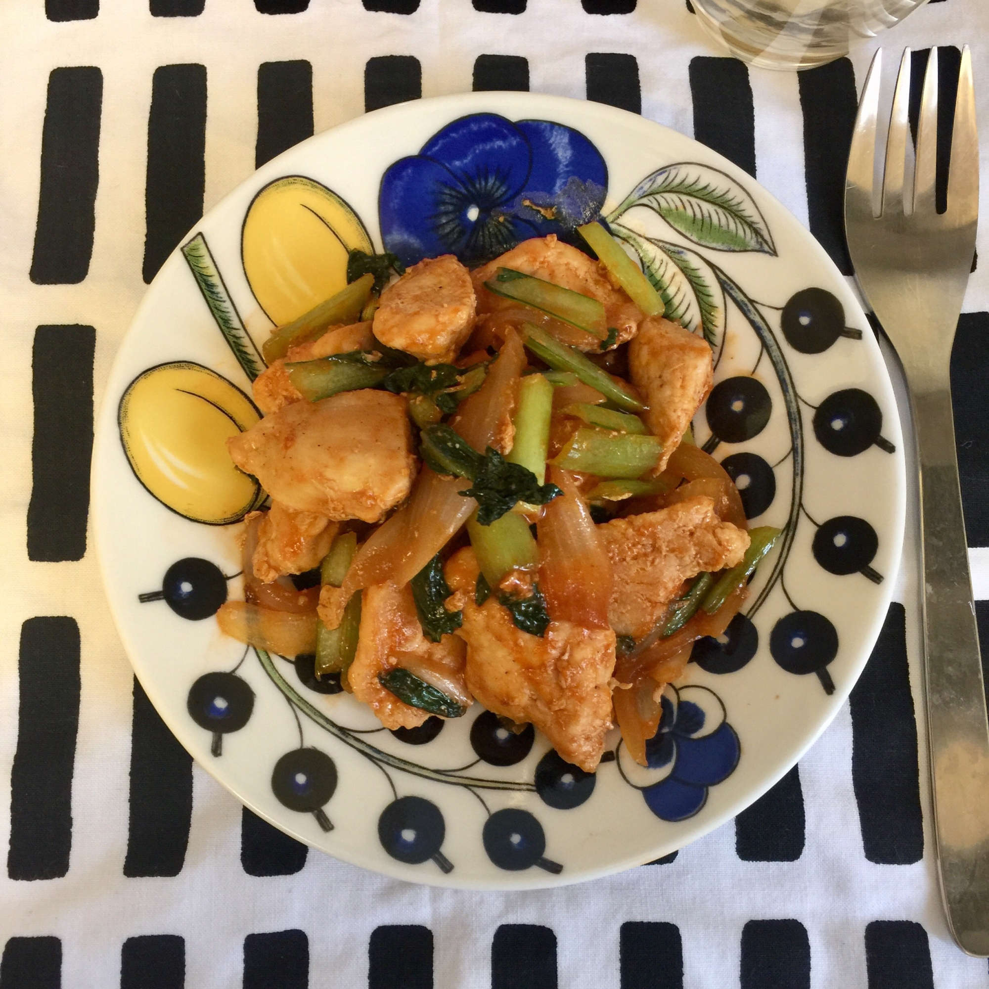 鶏肉と野菜のケチャップ炒め