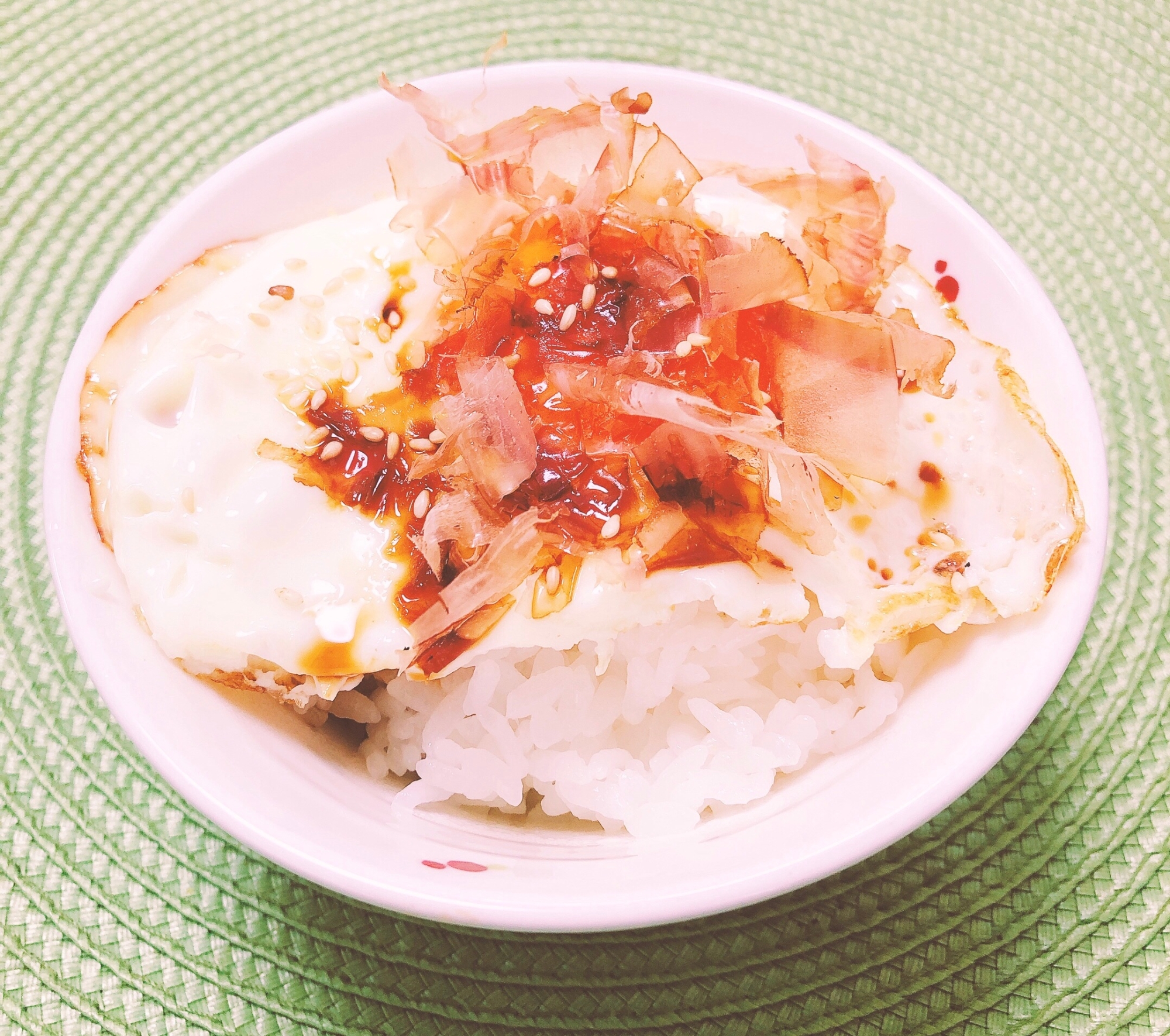 黄身がとろける目玉焼き丼