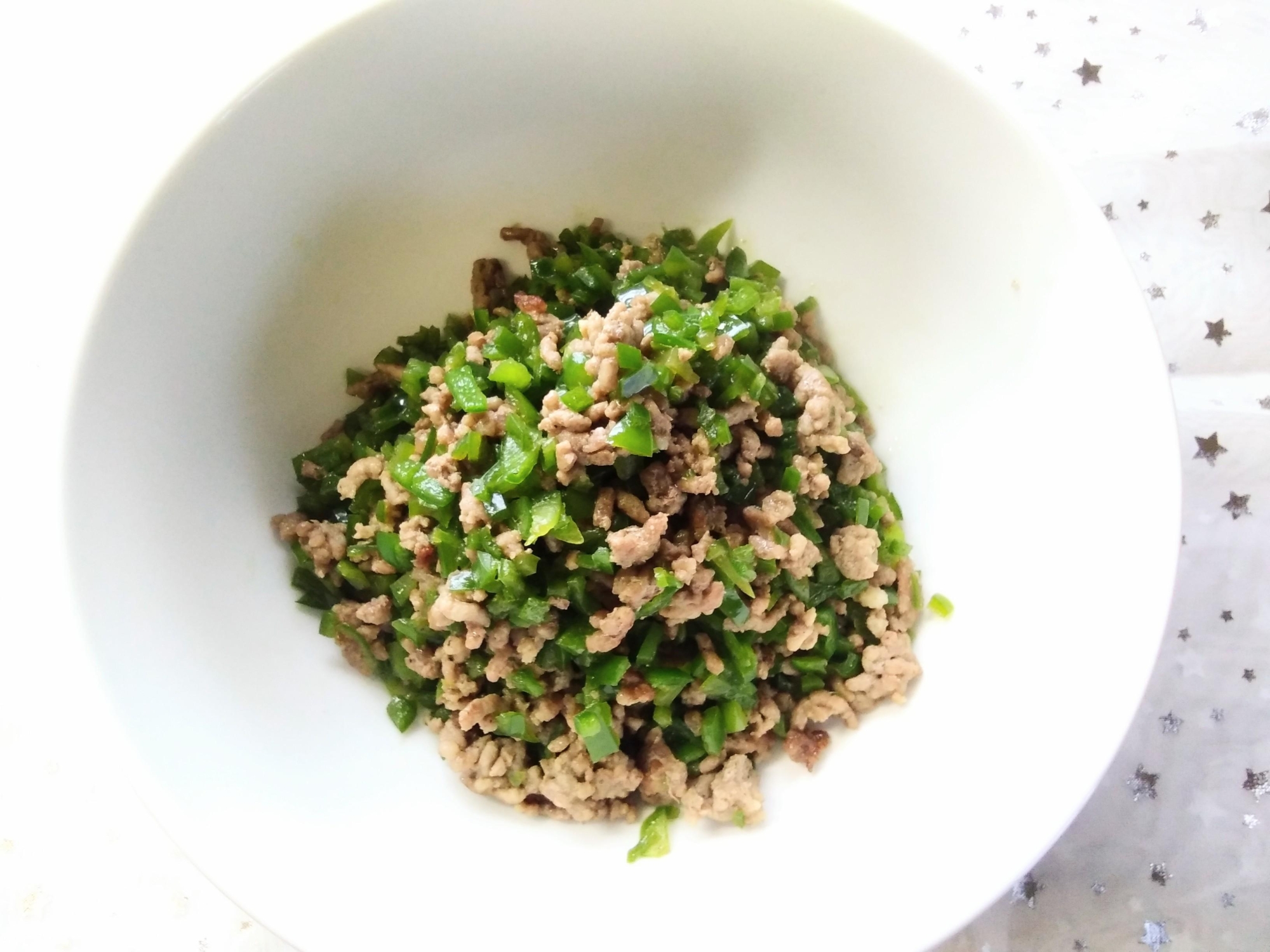 ひき肉とピーマンのそぼろふりかけ