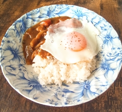 いつもありがとうございます♪
昨日に引き続き目玉焼きです♡
ハムで作りました♪
二日目のカレーに良いですね♡
美味しいレシピありがとうございます(^^)v