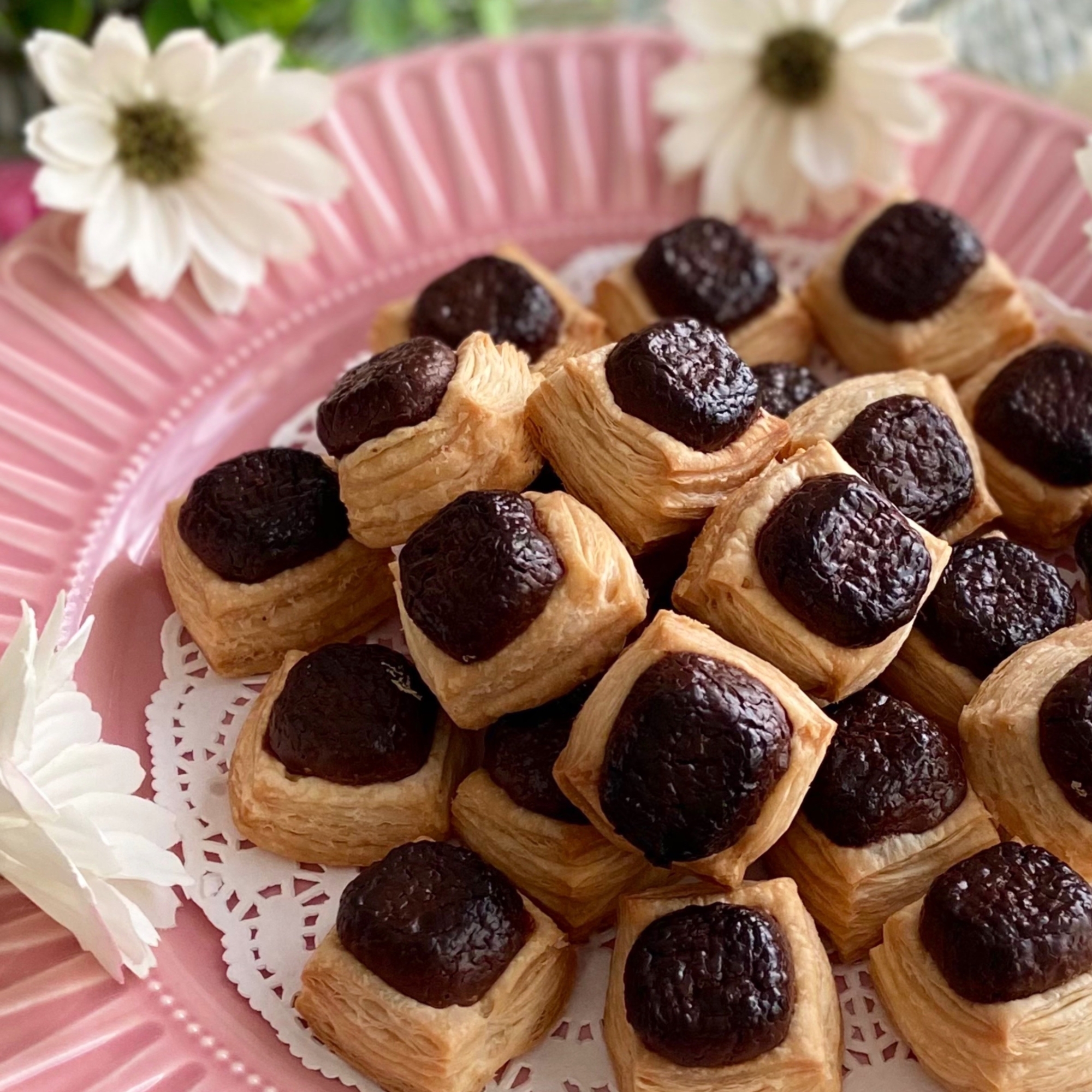 材料２つ♡パイシートで簡単焼きチョコパイ