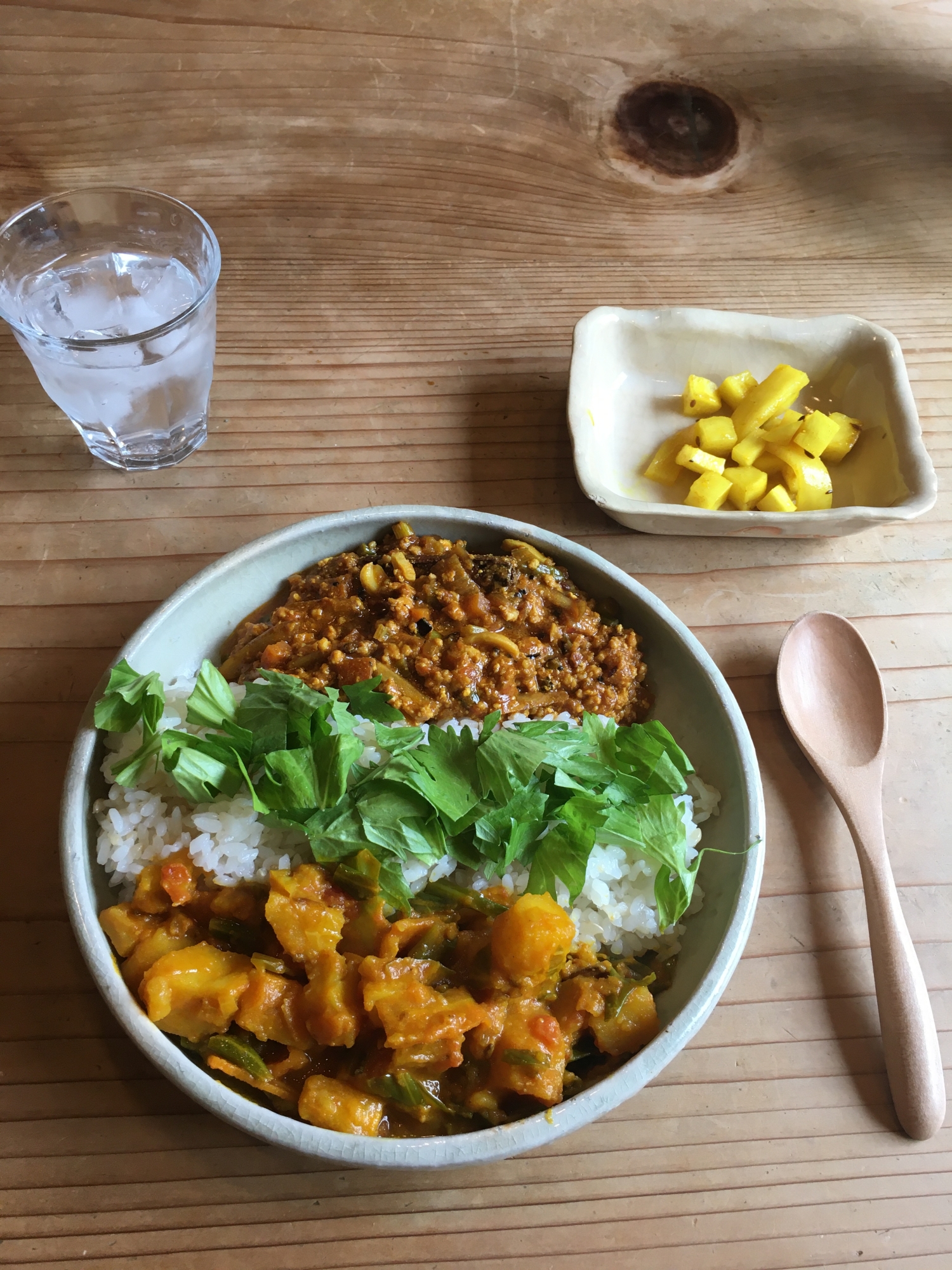 相がけの定番！じゃがいもとキャベツのスパイスカレー