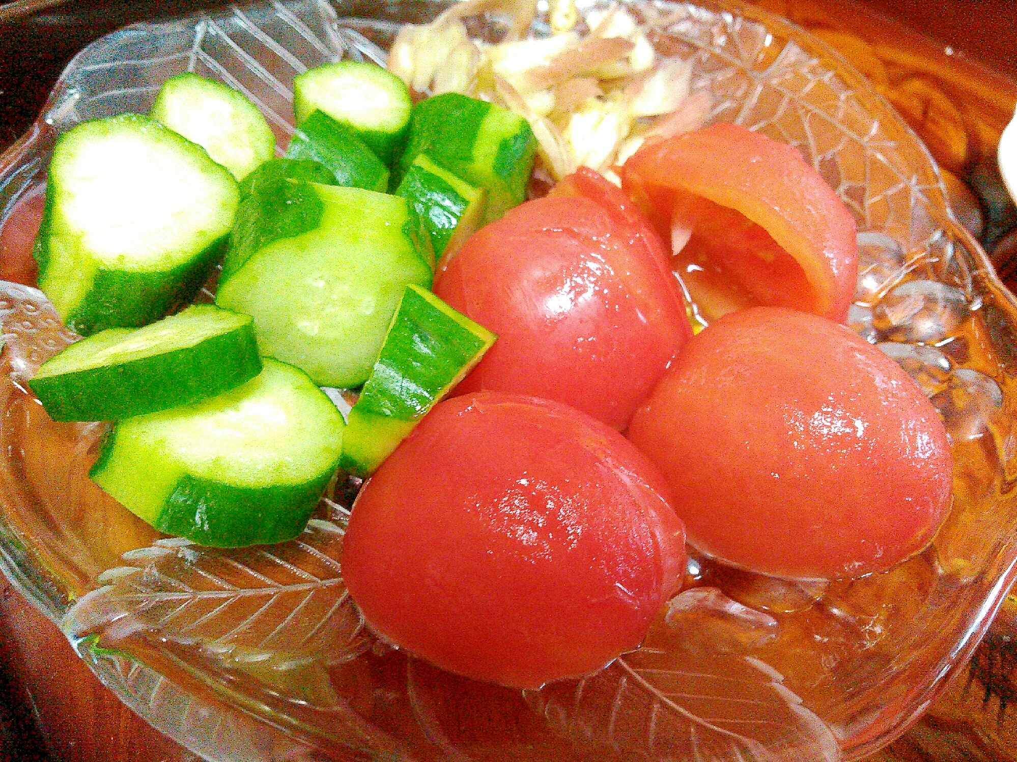 茗荷キュウリ湯剥きトマトのサラダ