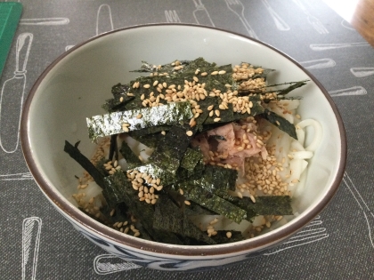 簡単ランチ！ごま油香る海苔ツナ冷やしうどん