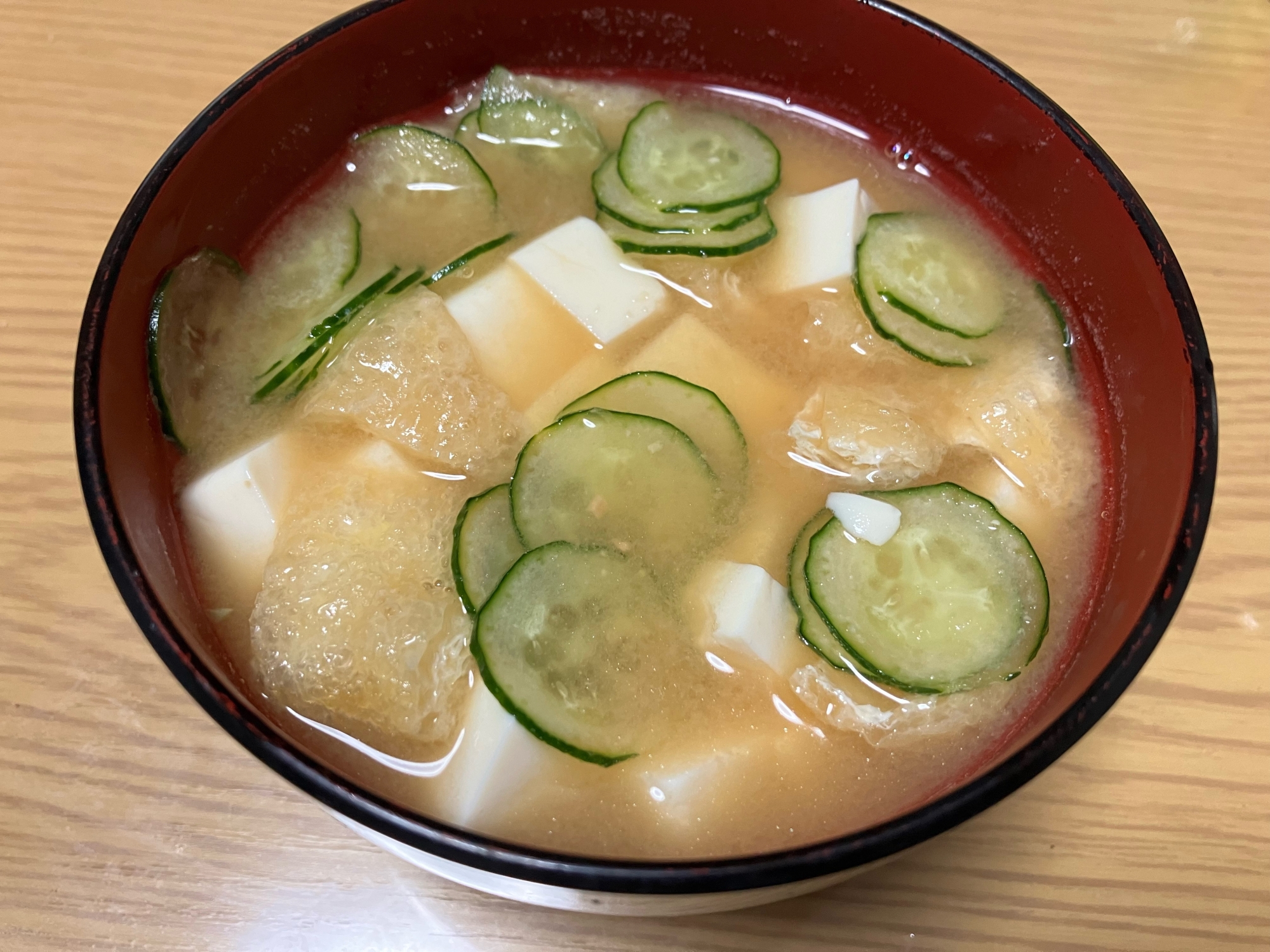 きゅうりと豆腐と油揚げの味噌汁♢