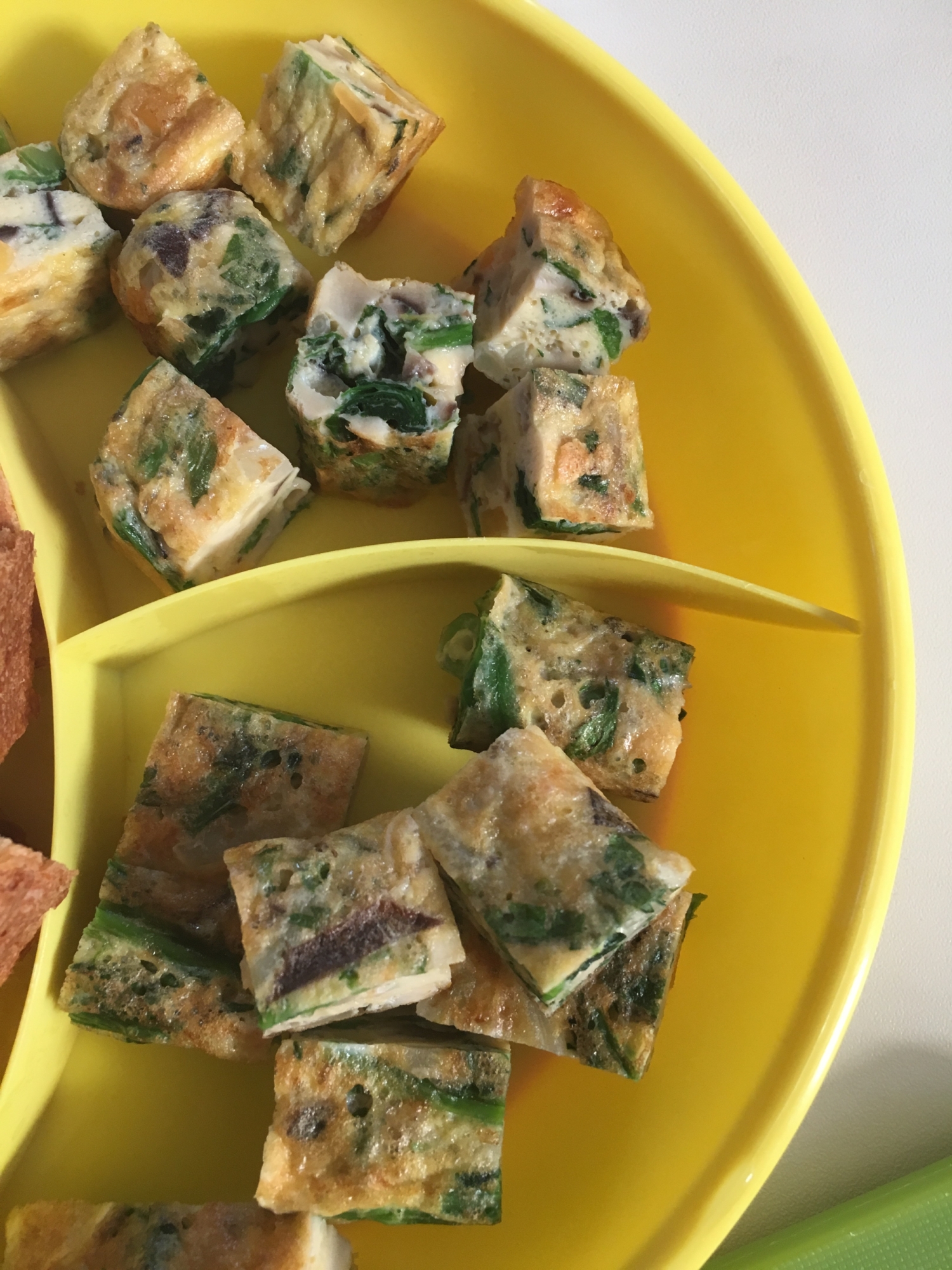 離乳食後期 手づかみ 野菜たっぷり卵焼き レシピ 作り方 By あーちゃん 楽天レシピ 離乳食後期 手づかみ 野菜たっぷり卵焼き レシピ 作り方 By あーちゃん 楽天レシピ