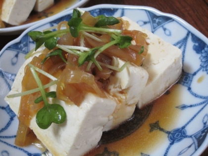 寝虎太郎さん　おはようございます＾＾
いつもセンスの良い料理で　参考にしています
これは昨日の箸休め　くらげと豆腐はカミさんの大好物です
